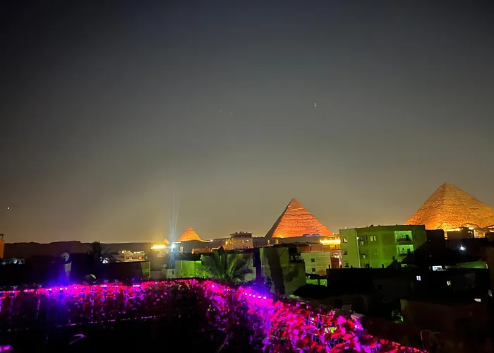 Jana Pyramids View Inn